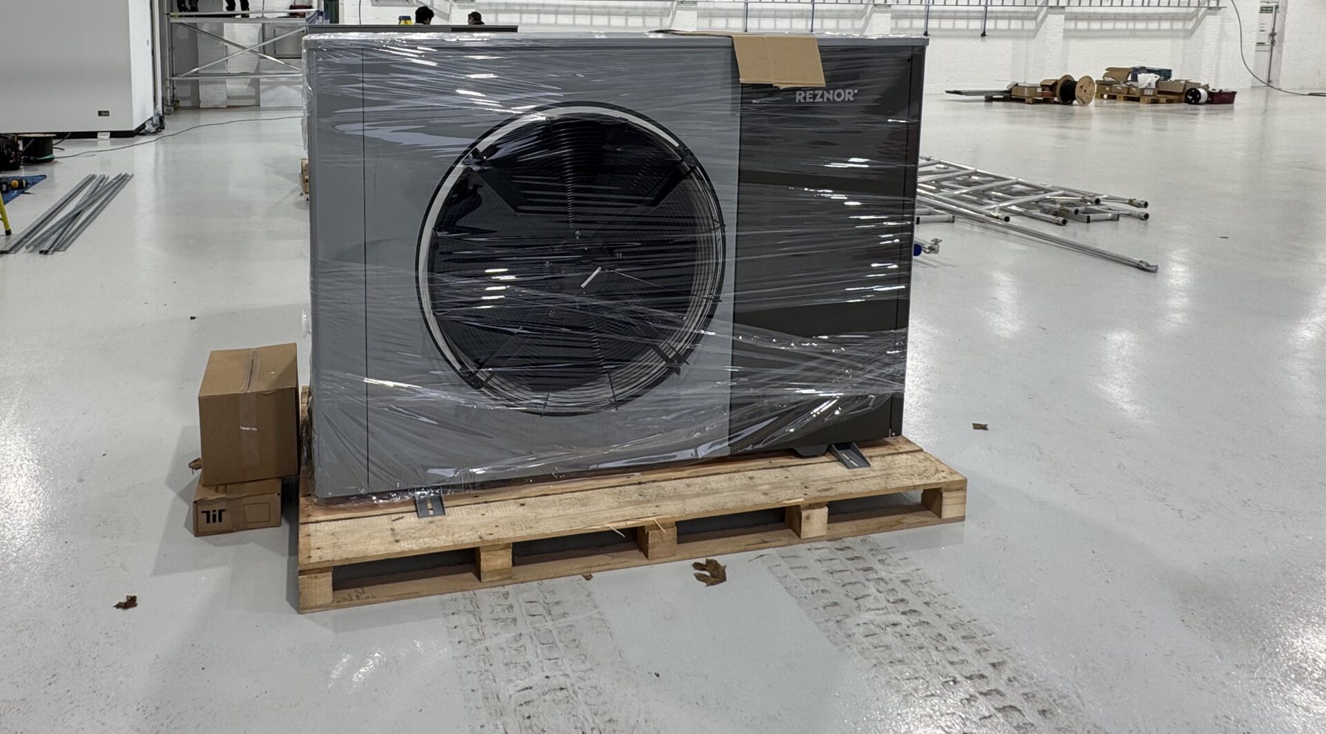 Oxford Warehouse – Heat Pump Case Study